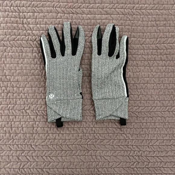 lululemon glove
